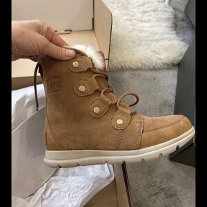 Sorel Tan Ankle Boots with Cream Sole